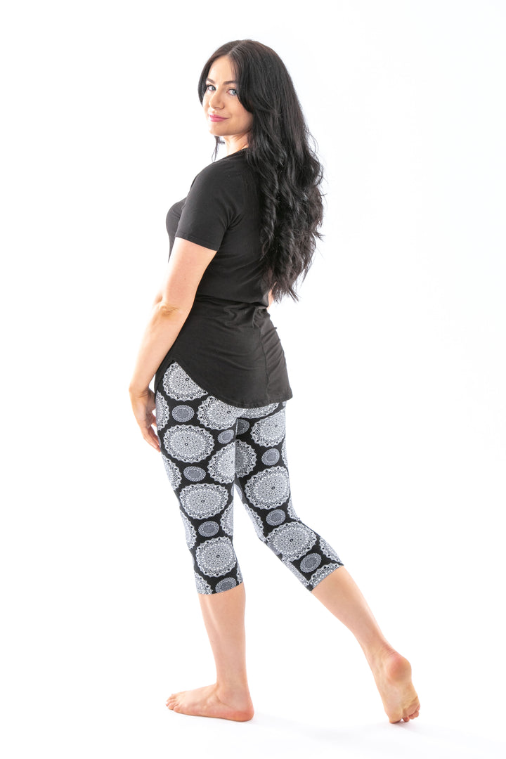 Mandala B&W - Capris