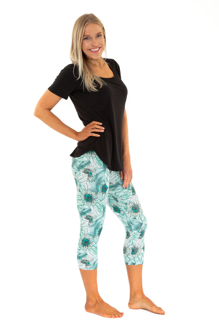 Green Daisies - Capris