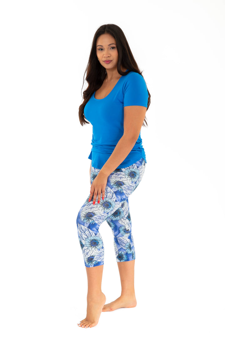 Blue Daisies - Capris