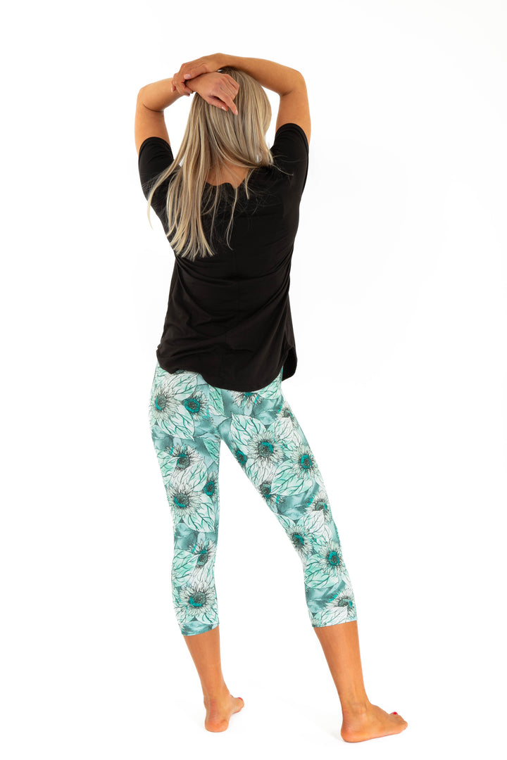 Green Daisies - Capris