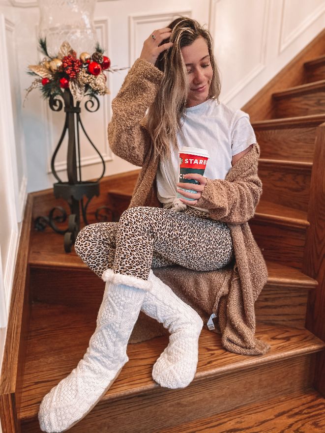 LEMZONE Women's Thick Warm Fuzzy Slipper Socks Cozy Girl Winter Grip Socks  with Fleece Lining : : Clothing, Shoes & Accessories